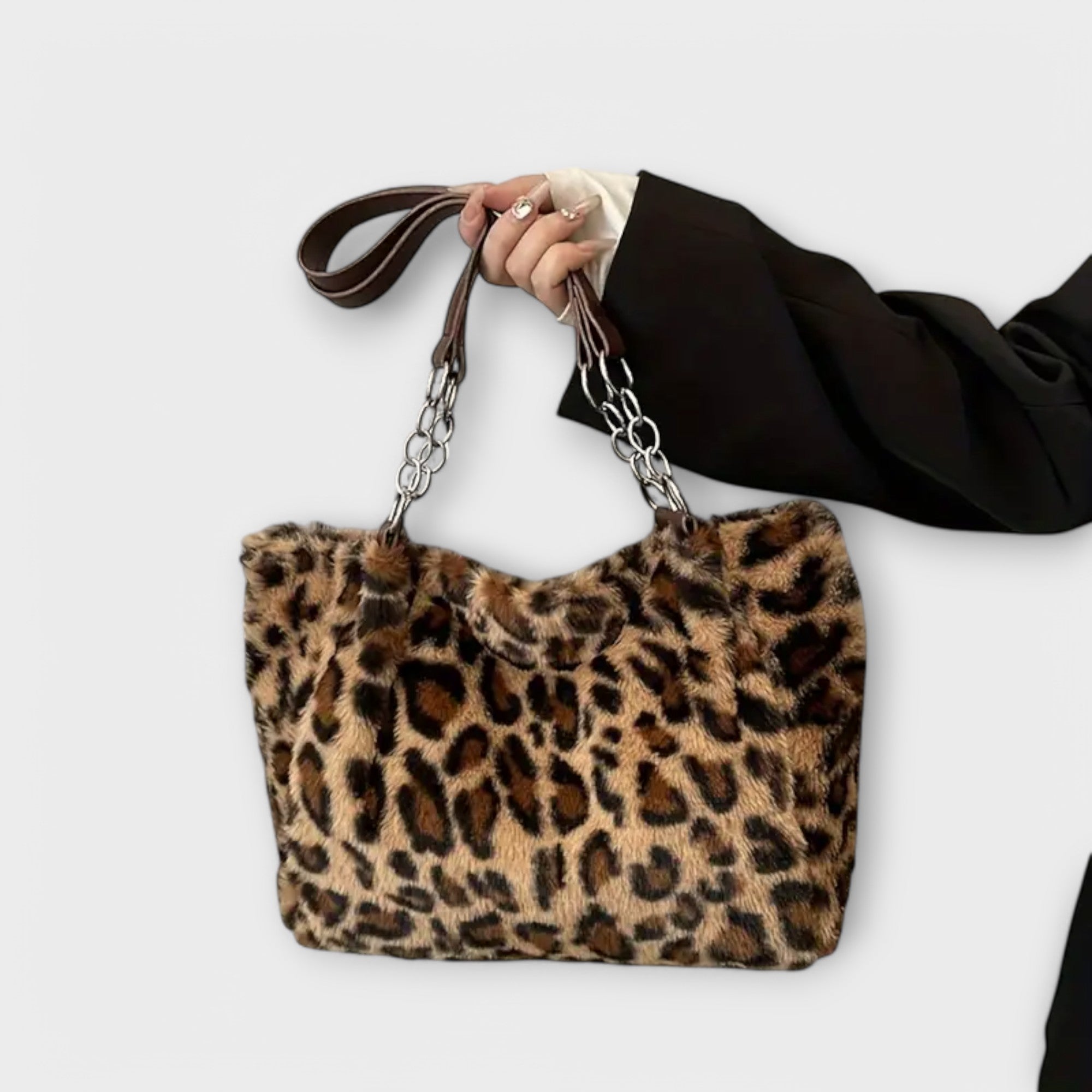 Fashion bag inspired by leopard print made of soft faux fur